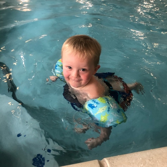 Meet your Posher, Riley - Picture 2 of 8